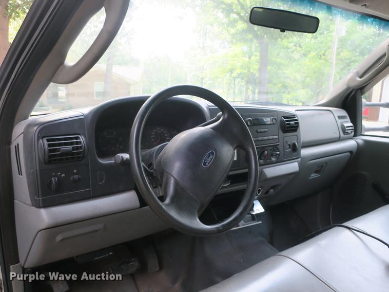 image for item EA9258 2005 Ford F550 Super Duty XL dump truck