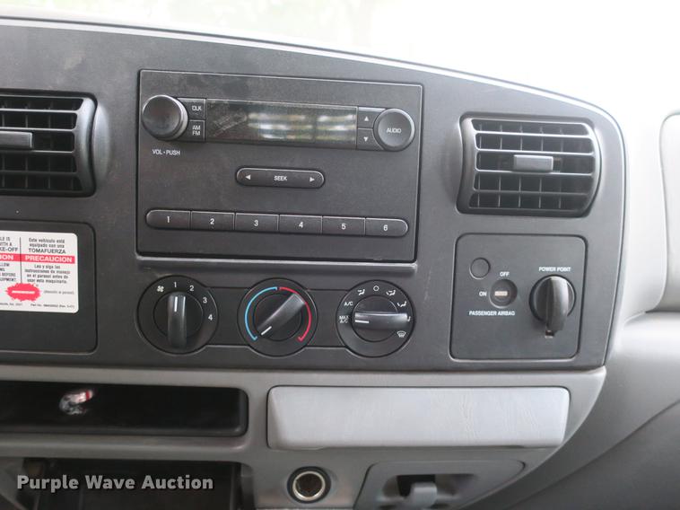 image for item EA9258 2005 Ford F550 Super Duty XL dump truck