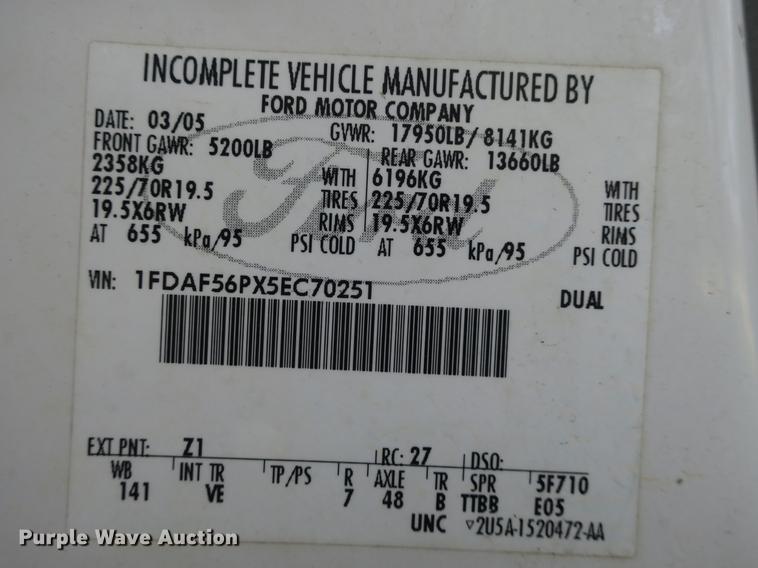 image for item EA9258 2005 Ford F550 Super Duty XL dump truck