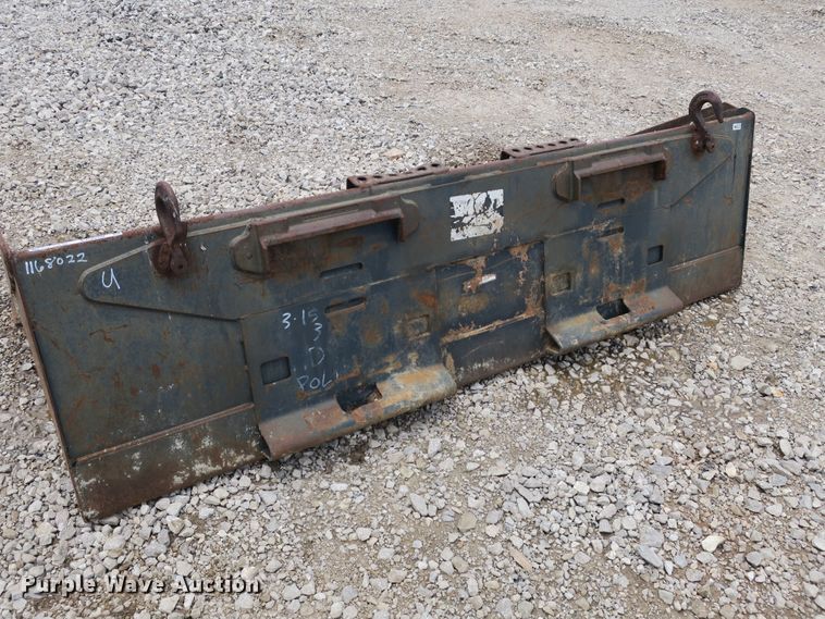 image for item EA9260 Bobcat skid steer bucket