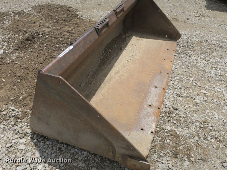 image for item EA9263 Skid steer bucket