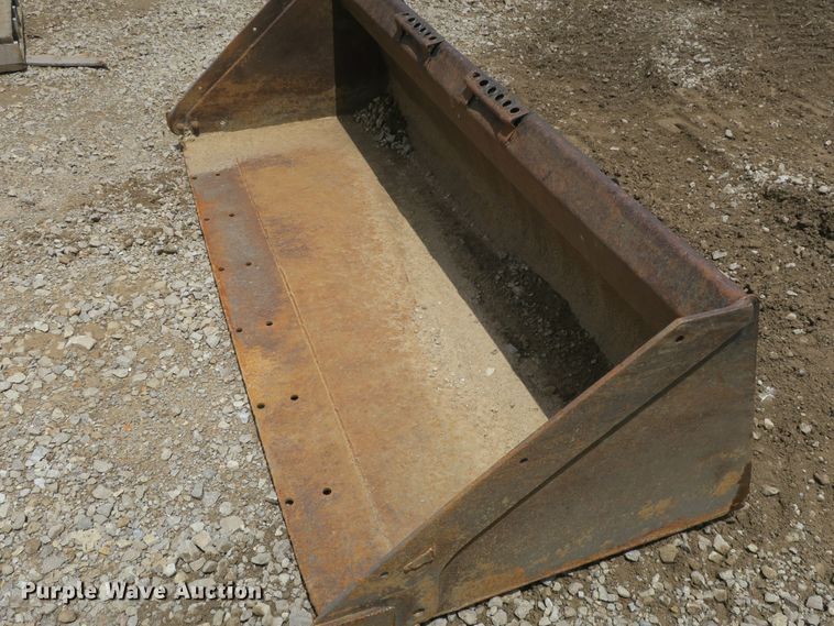 image for item EA9263 Skid steer bucket