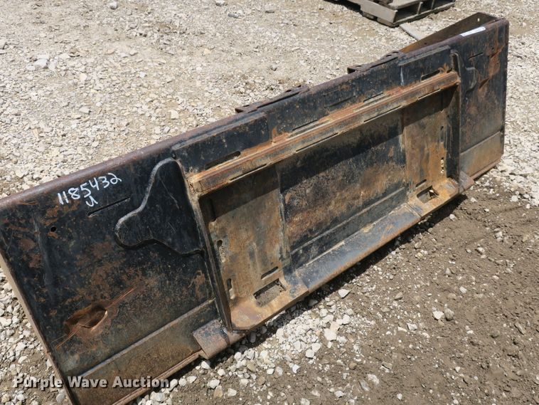 image for item EA9263 Skid steer bucket