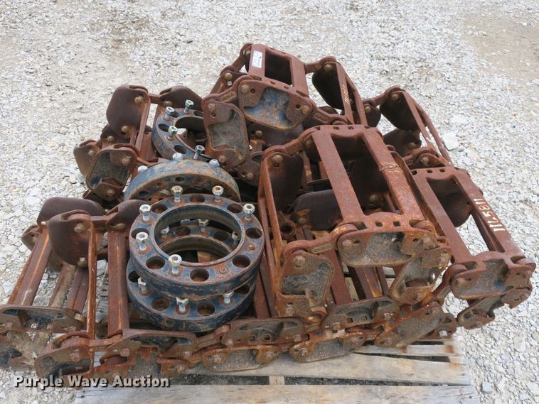 image for item EA9264 Grouser over tire tracks