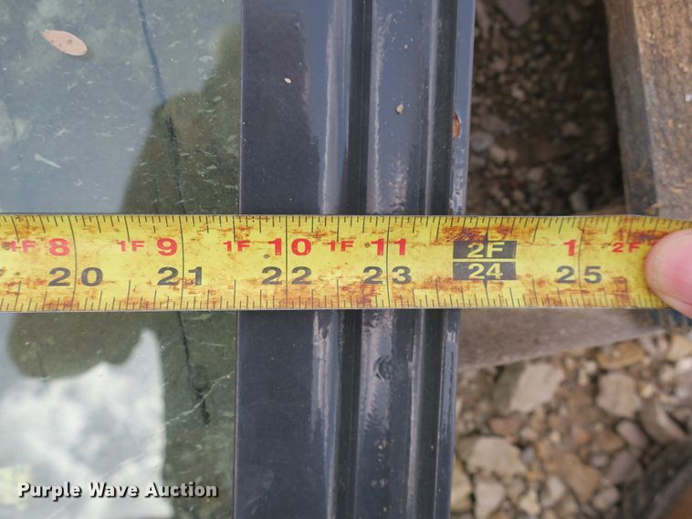 image for item EA9282 Bobcat excavator doors