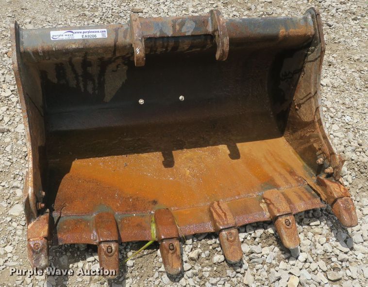 image for item EA9286 Bobcat excavator bucket
