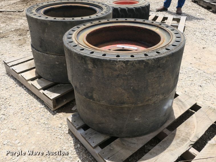 image for item EA9288 (4) 33x12x20 solid tires