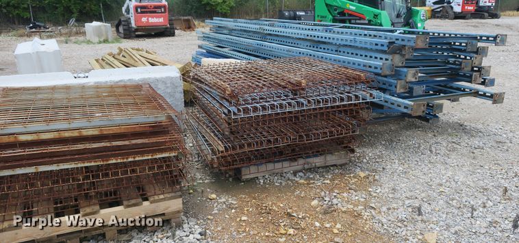 image for item EA9329 Metal shelving