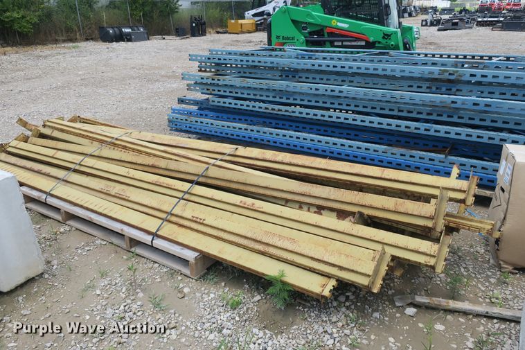 image for item EA9329 Metal shelving