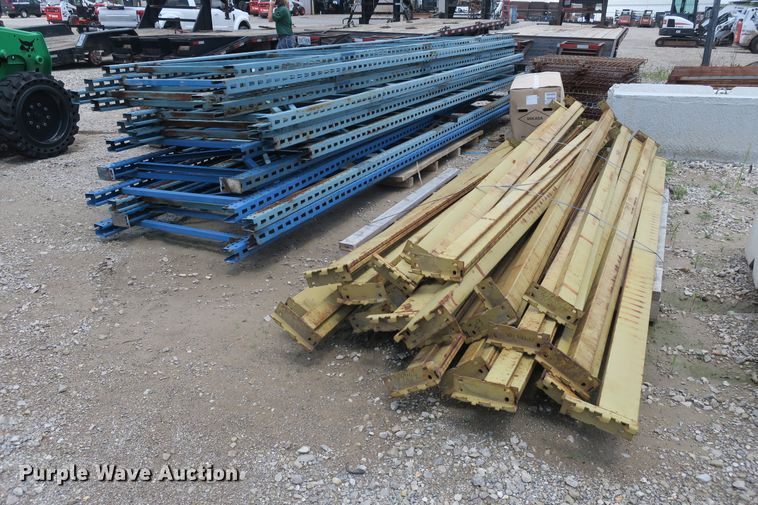 image for item EA9329 Metal shelving