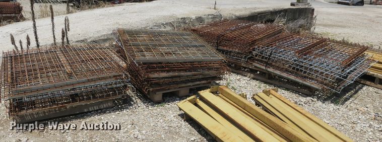 image for item EA9329 Metal shelving