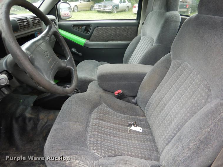 image for item ED9336 1996 Chevrolet S10 pickup truck