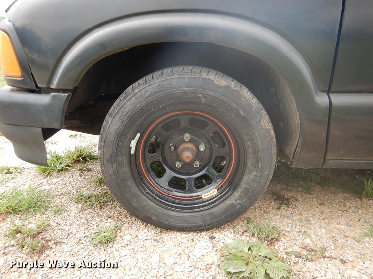 image for item ED9336 1996 Chevrolet S10 pickup truck