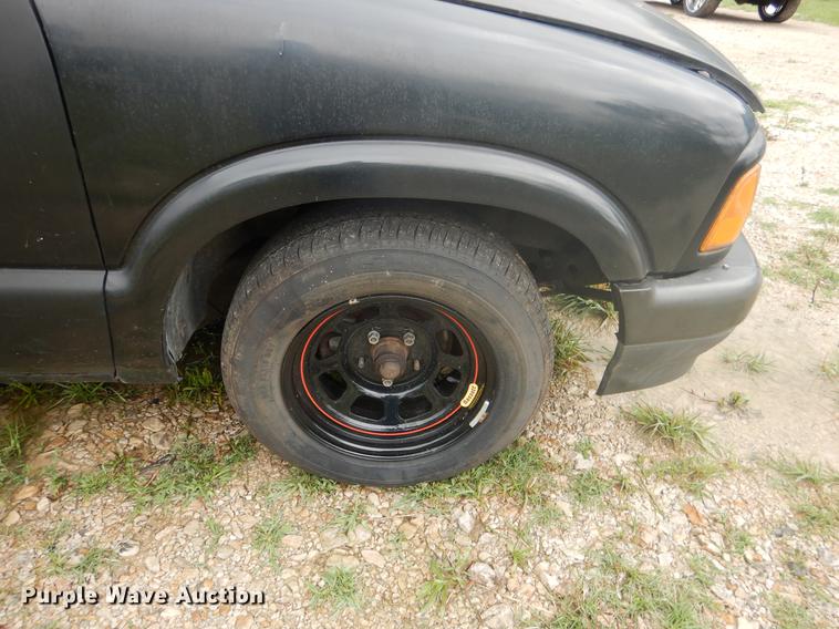 image for item ED9336 1996 Chevrolet S10 pickup truck