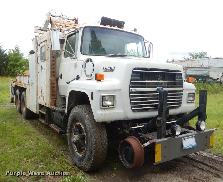 image for item ED9339 1991 Ford LNT8000 railroad crane truck