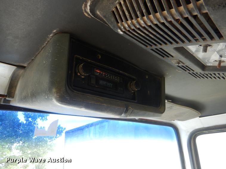 image for item ED9339 1991 Ford LNT8000 railroad crane truck