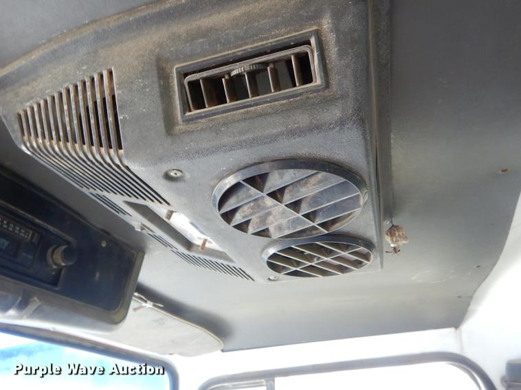 image for item ED9339 1991 Ford LNT8000 railroad crane truck