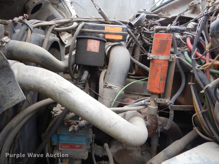 image for item ED9339 1991 Ford LNT8000 railroad crane truck