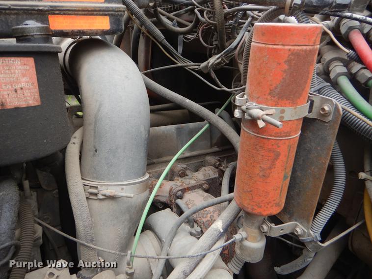 image for item ED9339 1991 Ford LNT8000 railroad crane truck