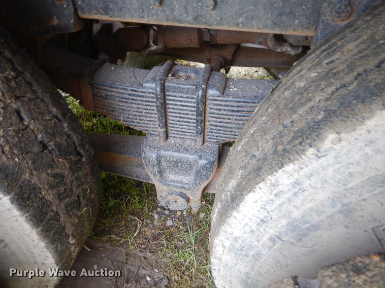 image for item ED9339 1991 Ford LNT8000 railroad crane truck