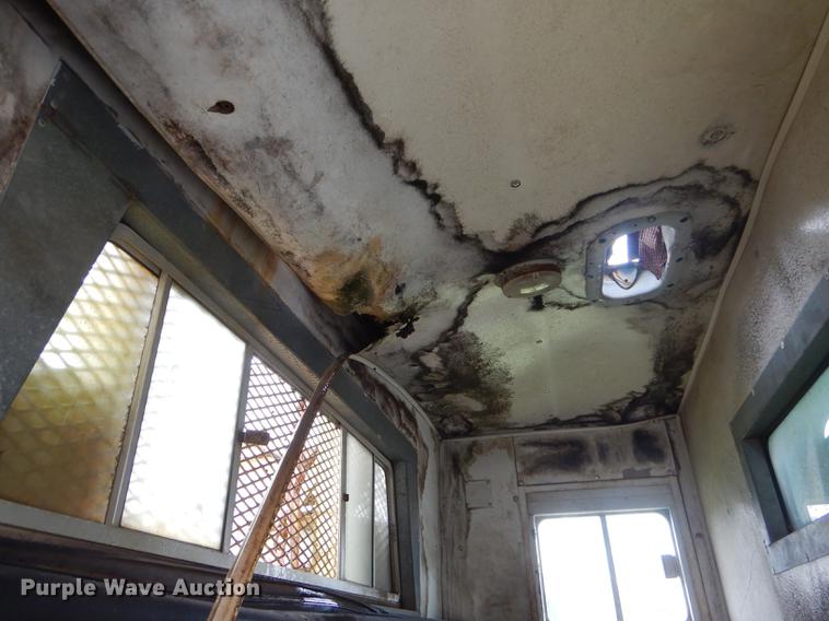 image for item ED9339 1991 Ford LNT8000 railroad crane truck