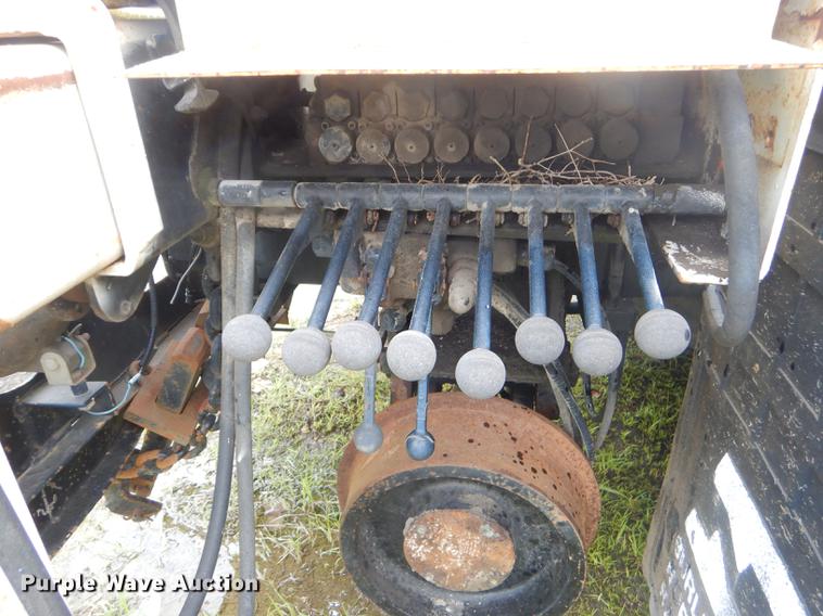 image for item ED9339 1991 Ford LNT8000 railroad crane truck