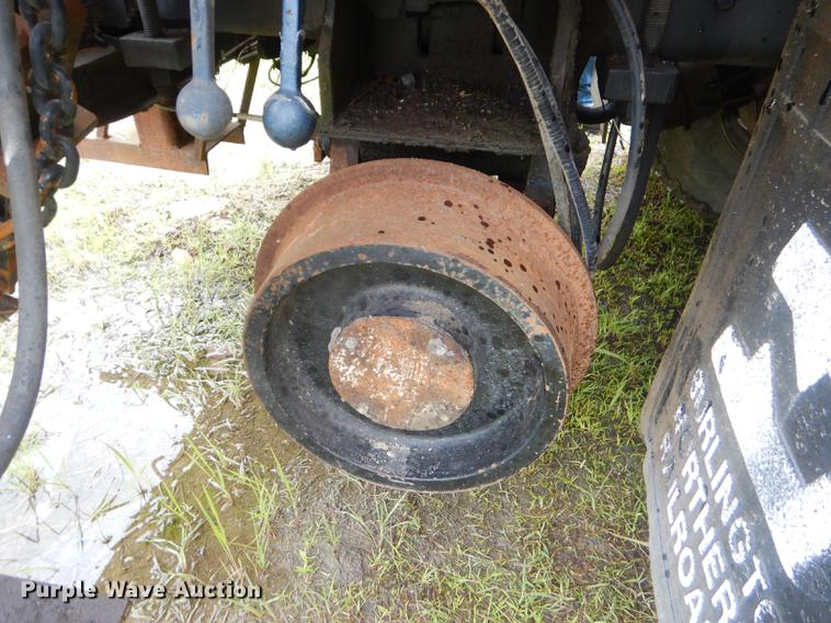 image for item ED9339 1991 Ford LNT8000 railroad crane truck