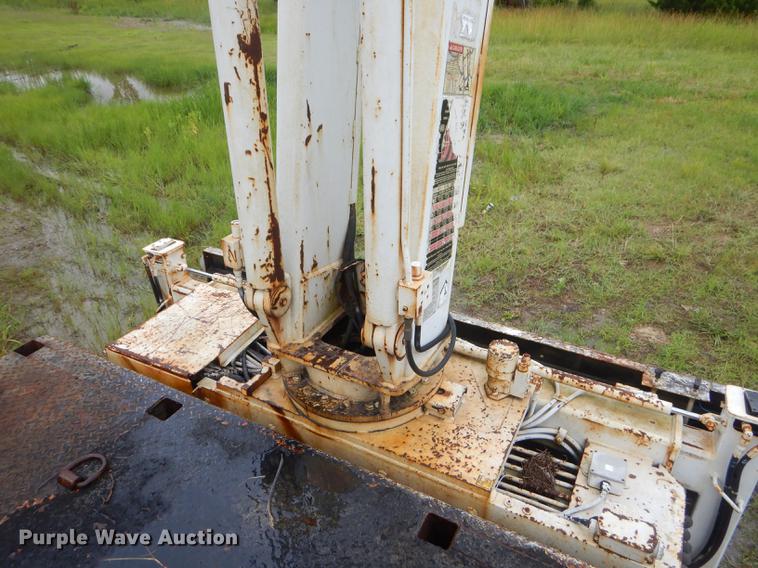 image for item ED9339 1991 Ford LNT8000 railroad crane truck