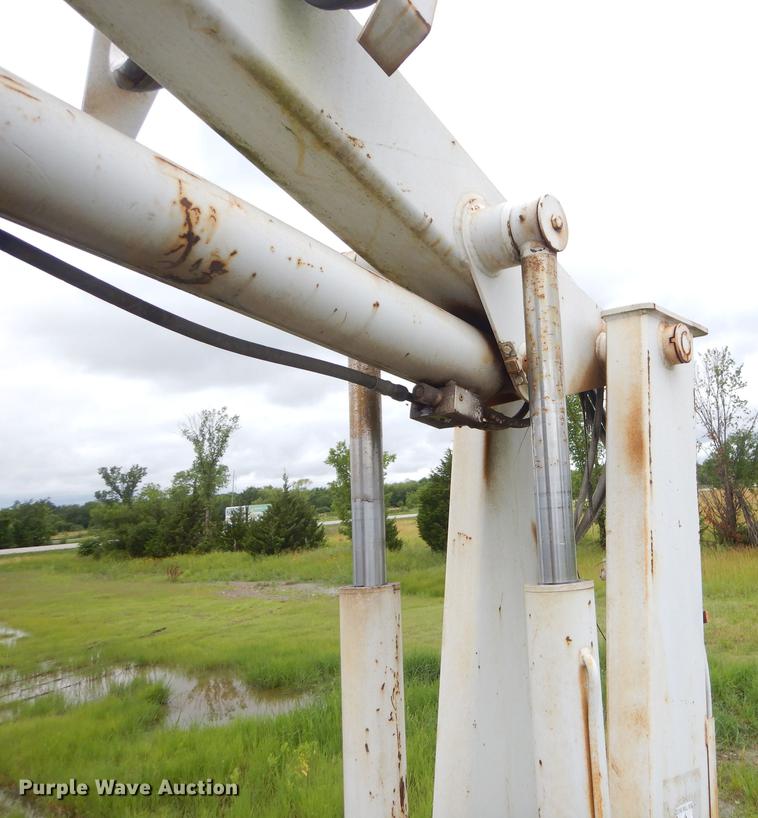 image for item ED9339 1991 Ford LNT8000 railroad crane truck