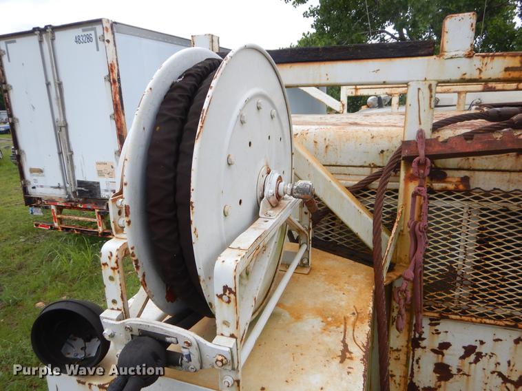 image for item ED9339 1991 Ford LNT8000 railroad crane truck