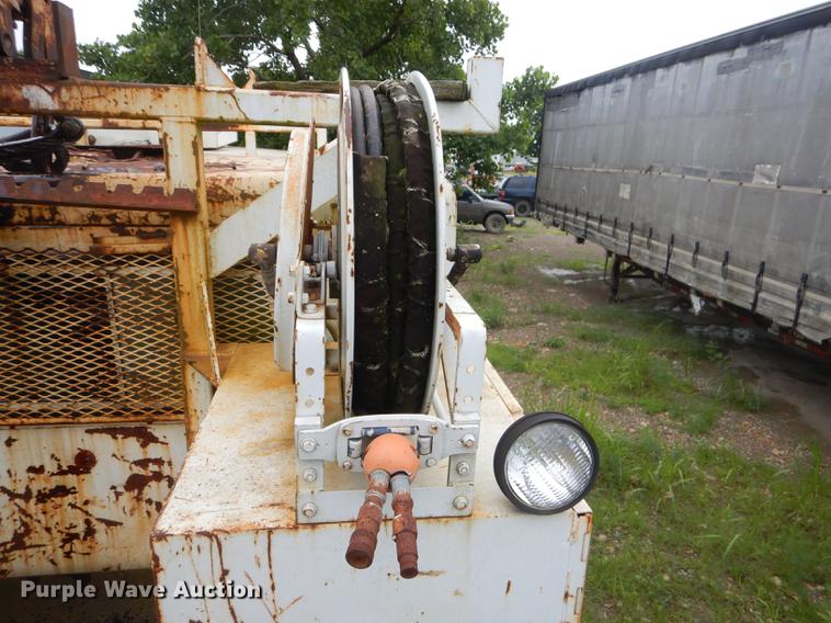 image for item ED9339 1991 Ford LNT8000 railroad crane truck