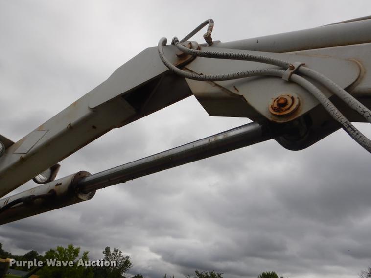 image for item ED9339 1991 Ford LNT8000 railroad crane truck