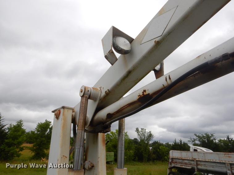 image for item ED9339 1991 Ford LNT8000 railroad crane truck