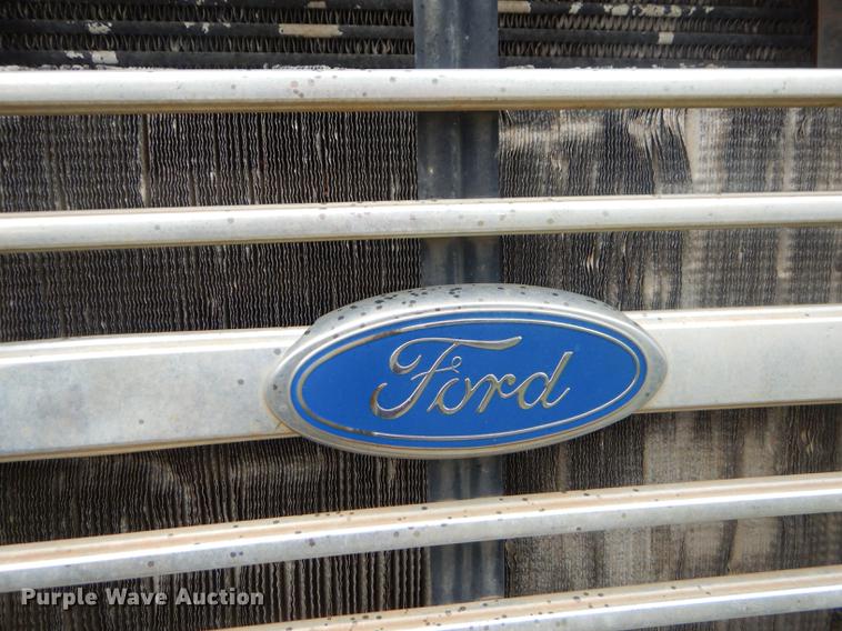 image for item ED9339 1991 Ford LNT8000 railroad crane truck