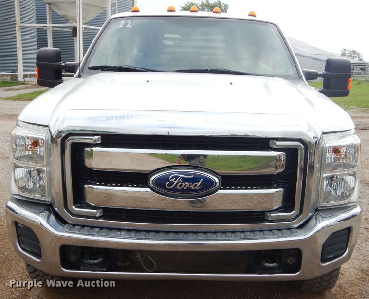 image for item ED9346 2011 Ford F350 SuperCab bale bed pickup truck