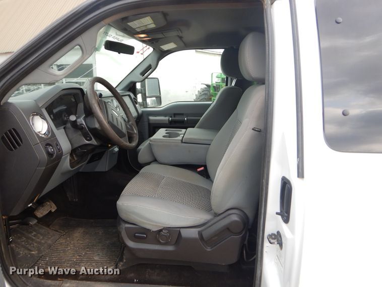 image for item ED9346 2011 Ford F350 SuperCab bale bed pickup truck