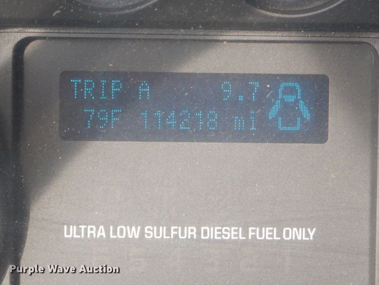 image for item ED9346 2011 Ford F350 SuperCab bale bed pickup truck