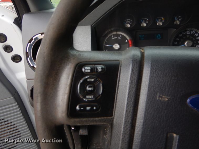 image for item ED9346 2011 Ford F350 SuperCab bale bed pickup truck