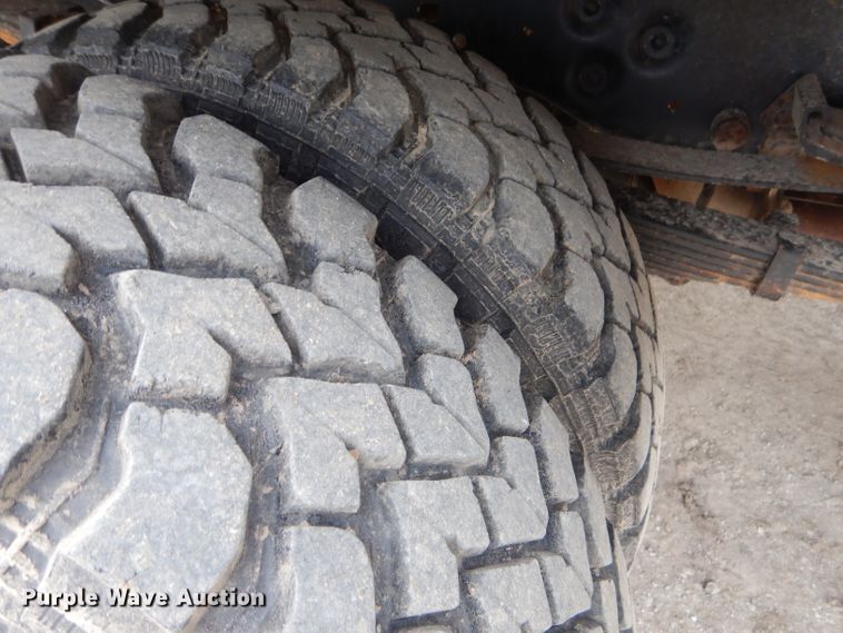 image for item ED9346 2011 Ford F350 SuperCab bale bed pickup truck