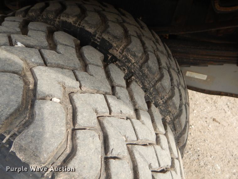 image for item ED9346 2011 Ford F350 SuperCab bale bed pickup truck