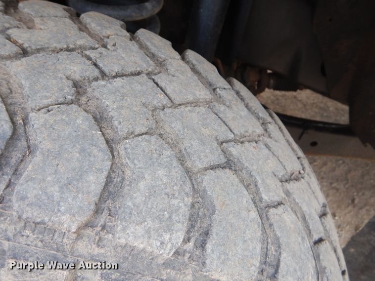 image for item ED9346 2011 Ford F350 SuperCab bale bed pickup truck