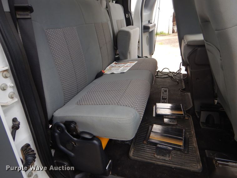 image for item ED9346 2011 Ford F350 SuperCab bale bed pickup truck