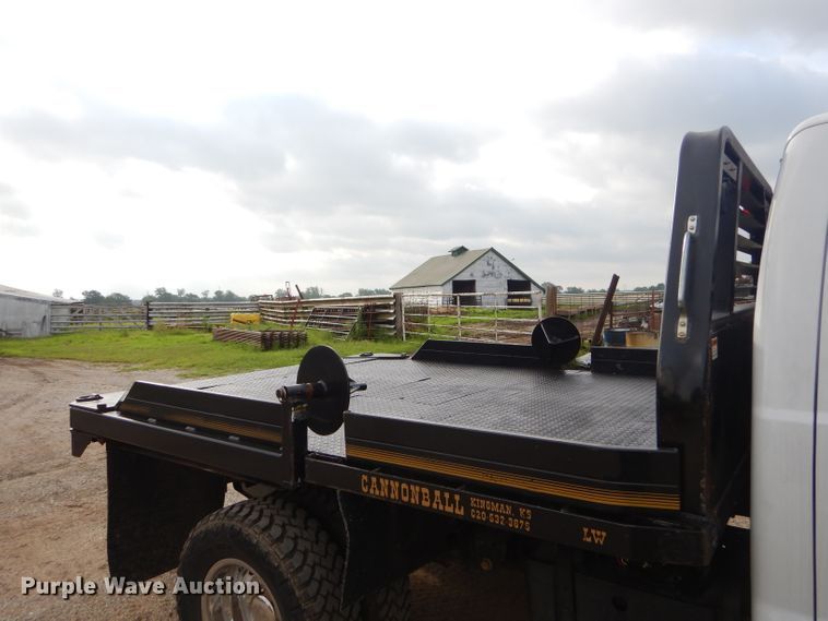 image for item ED9346 2011 Ford F350 SuperCab bale bed pickup truck