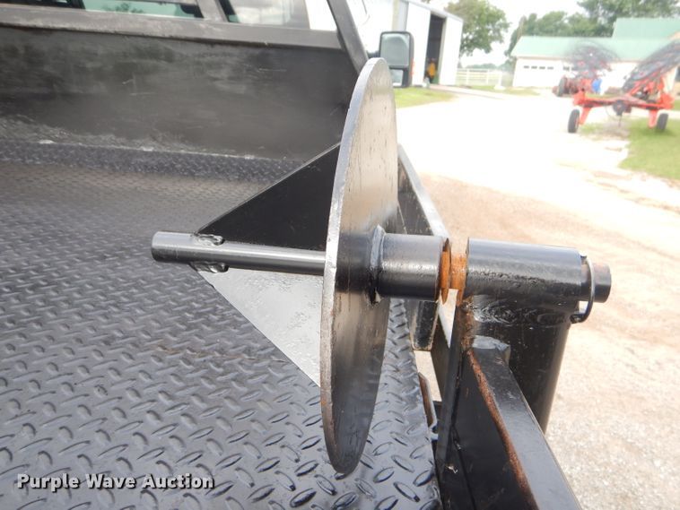 image for item ED9346 2011 Ford F350 SuperCab bale bed pickup truck