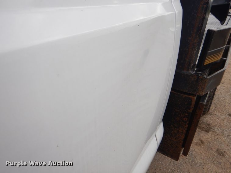 image for item ED9346 2011 Ford F350 SuperCab bale bed pickup truck