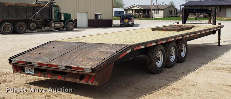 image for item EN9863 2002 Road equipment trailer