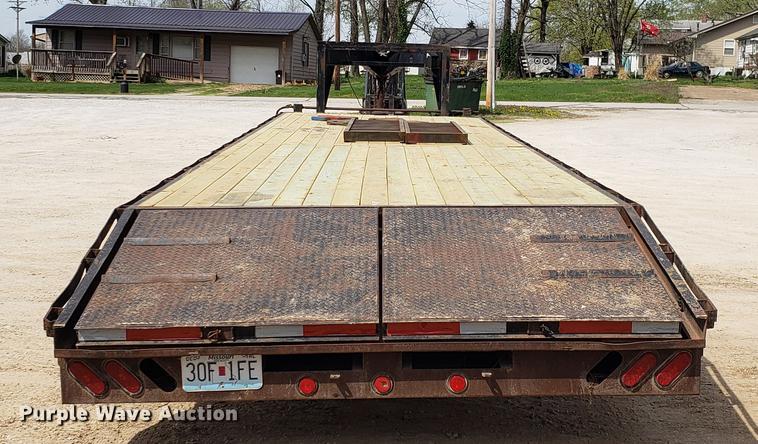 image for item EN9863 2002 Road equipment trailer