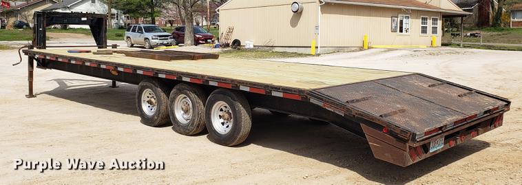 image for item EN9863 2002 Road equipment trailer