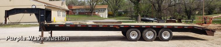 image for item EN9863 2002 Road equipment trailer