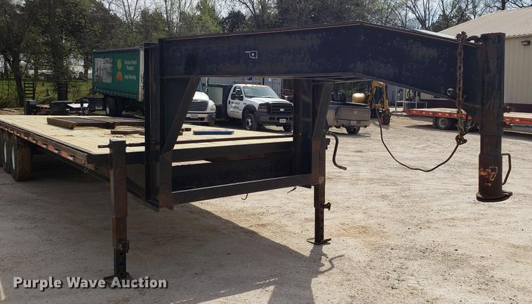 image for item EN9863 2002 Road equipment trailer